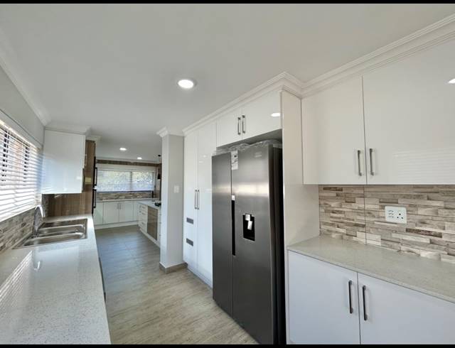 4 BEDROOM HOUSE FOR SALE IN WAVECREST